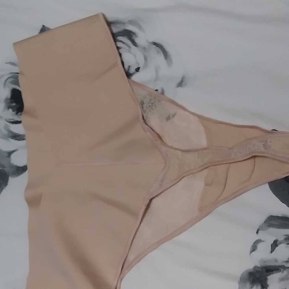 Shapewear - Picture 2 of 3